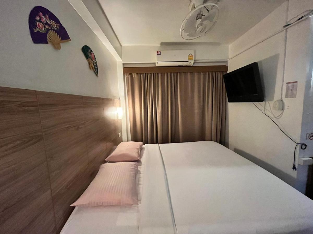 Appartamento Baan Rachaya Chiang Mai Esterno foto