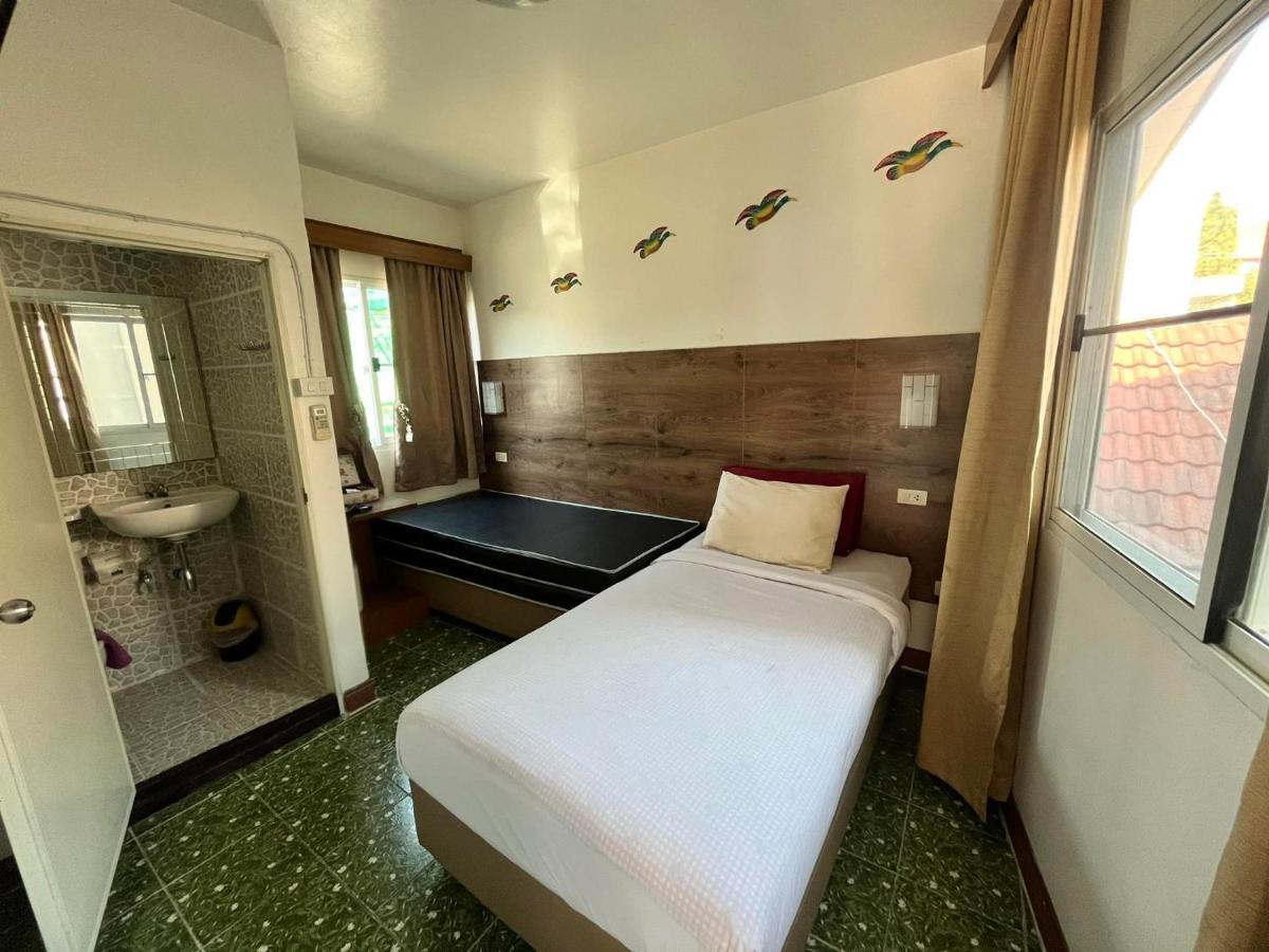Appartamento Baan Rachaya Chiang Mai Esterno foto