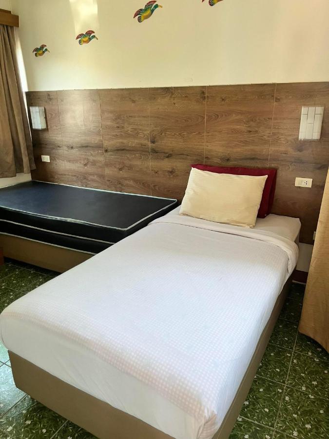 Appartamento Baan Rachaya Chiang Mai Esterno foto